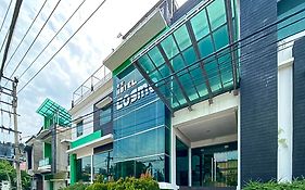 Urbanview Hotel Cosmo Jambi